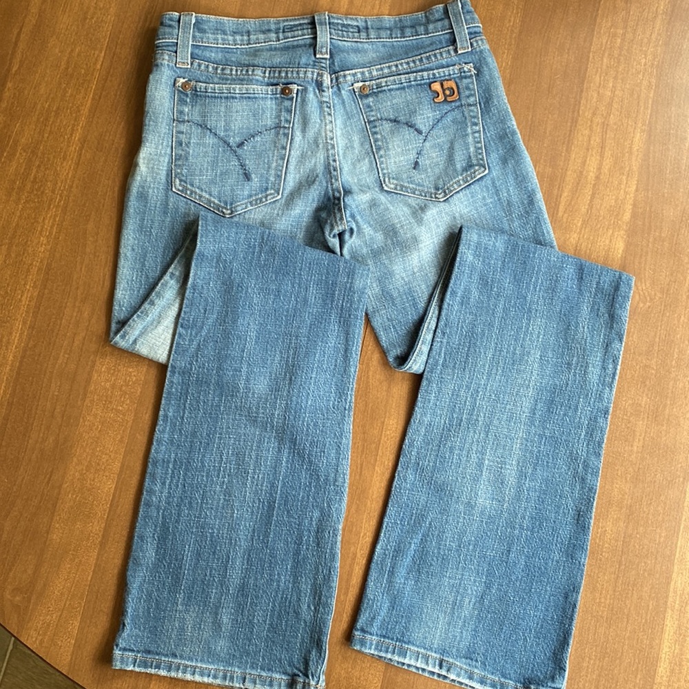 Like New!! Women’s JOE’S JEANS Mid-Rise Straight Leg Jeans. Size 2. Waist 26. - Picture 8 of 11